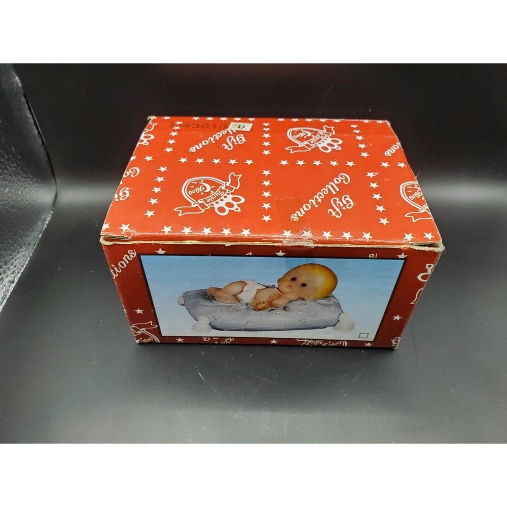 New In Box Baby Boy On Pillow Figurine By Turtle King Corporation Diaper Bottle - Picture 2 of 10